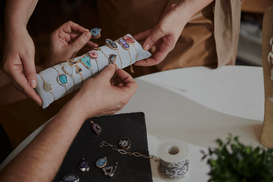 Vintage Jewelry Authentication: How to Verify Antique & Estate Pieces Like an Expert