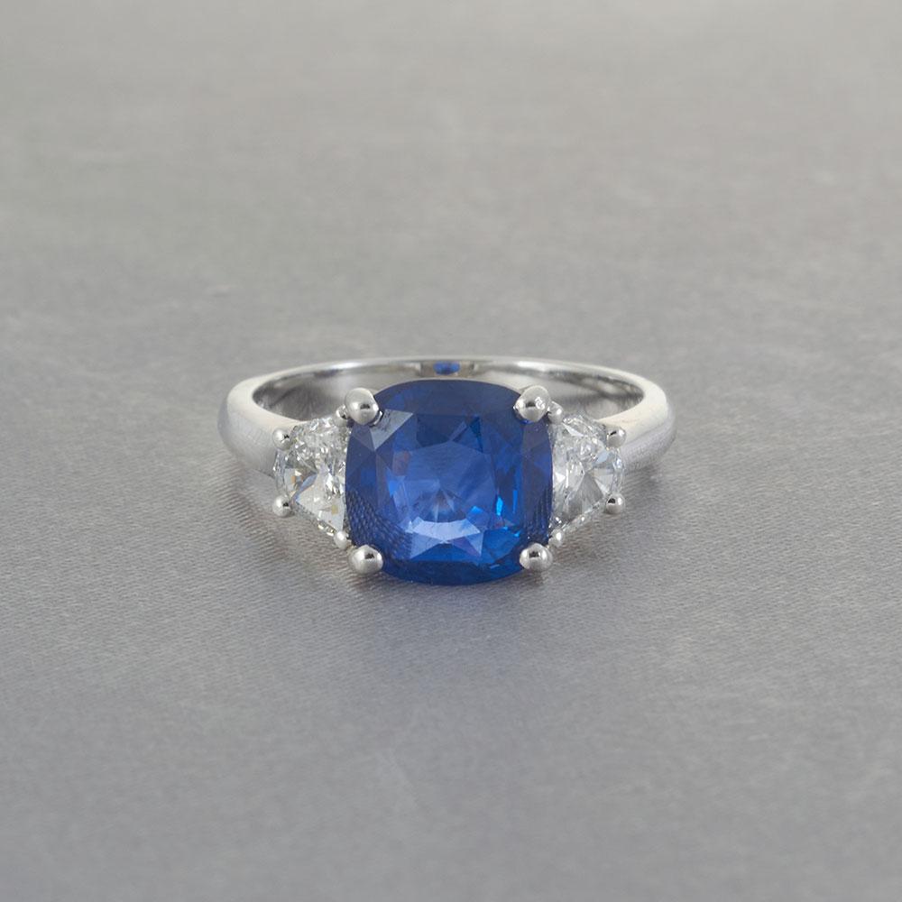 18KT White Gold Ceylon Sapphire and Diamond Ring
