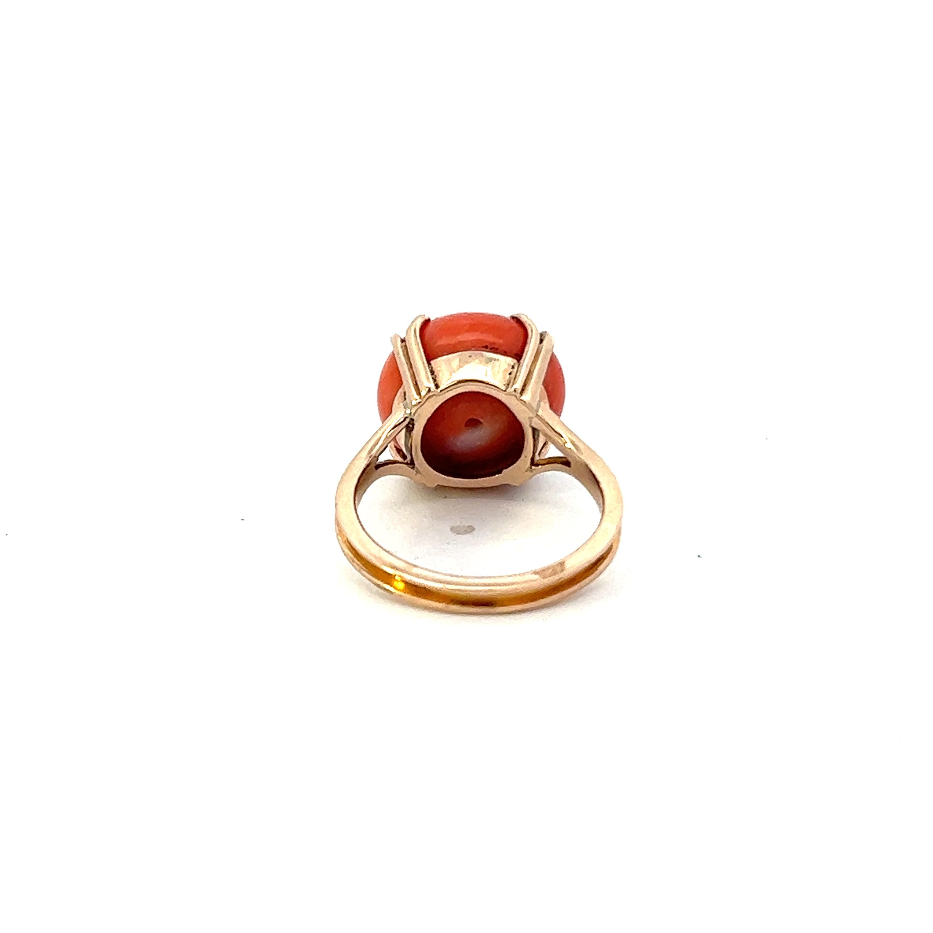 Vintage 10KT Yellow Gold Coral Ring