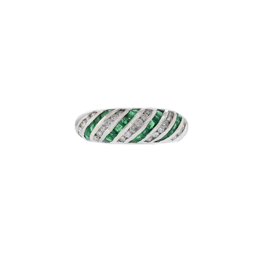 18KT White Gold Round Cut Diamond and Emerald Swirls Ring