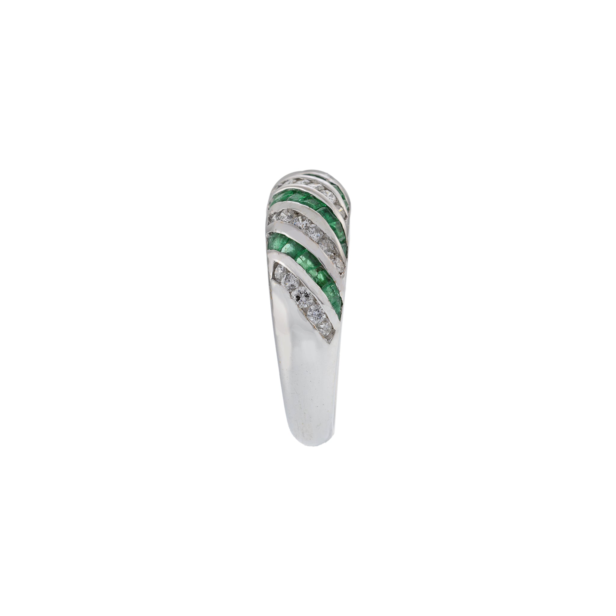 18KT White Gold Round Cut Diamond and Emerald Swirls Ring