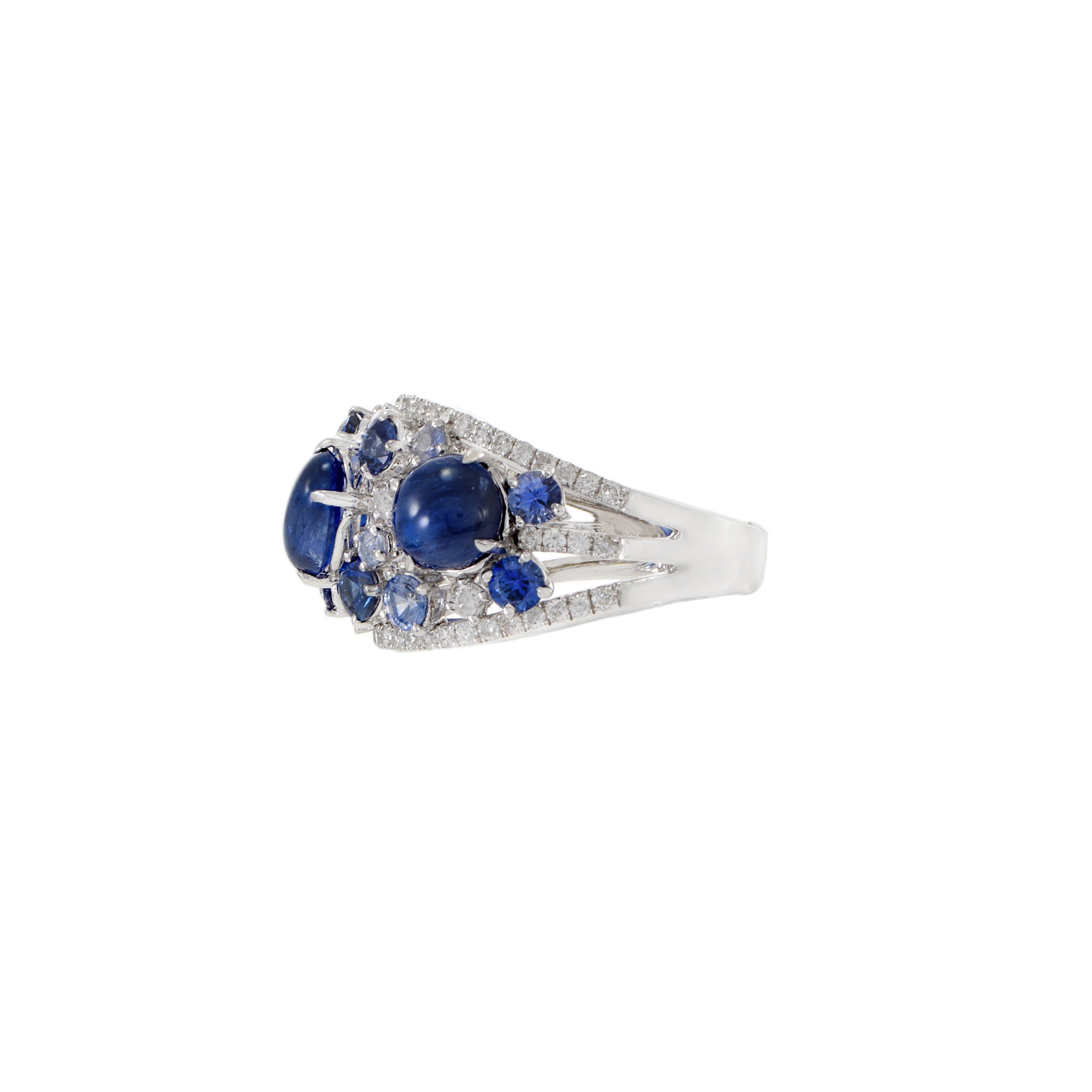 18KT White Gold Cabochon Blue Sapphire And Diamond Ring