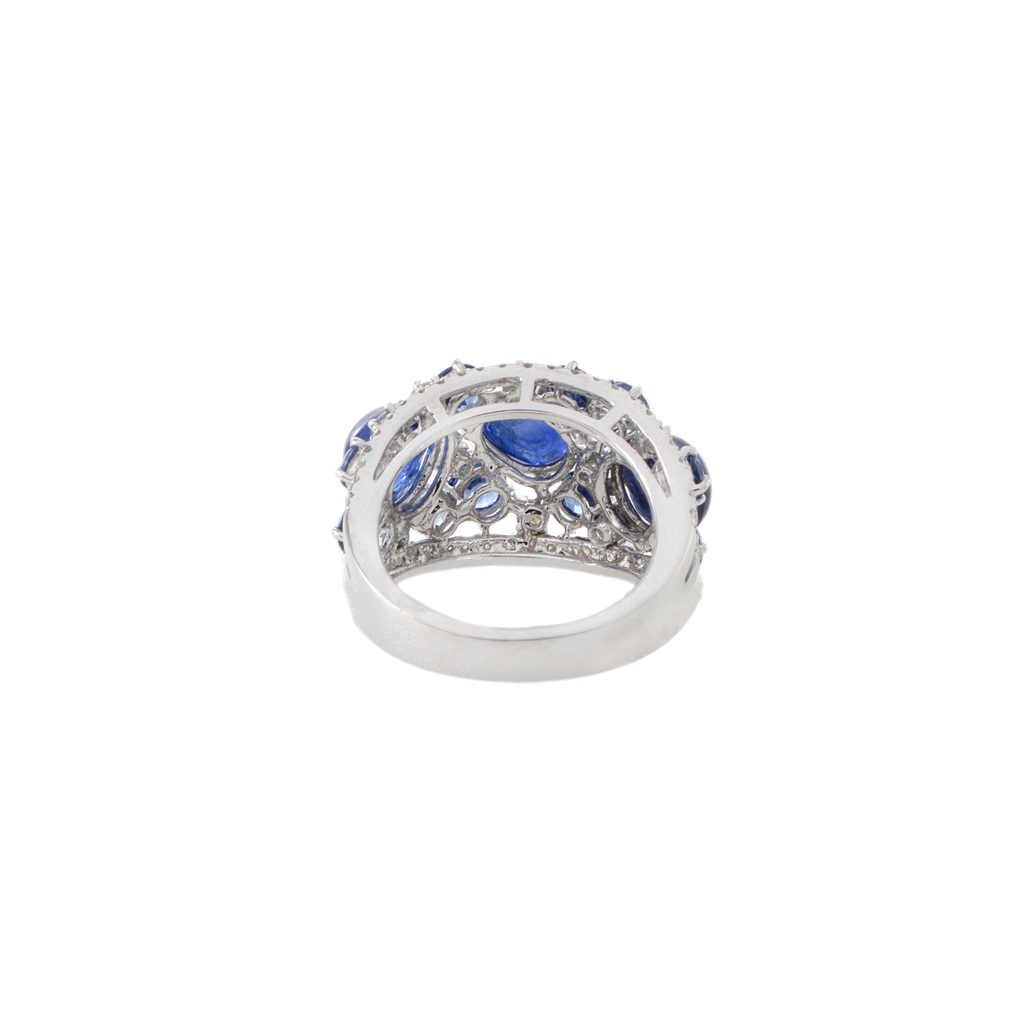 18KT White Gold Cabochon Blue Sapphire And Diamond Ring