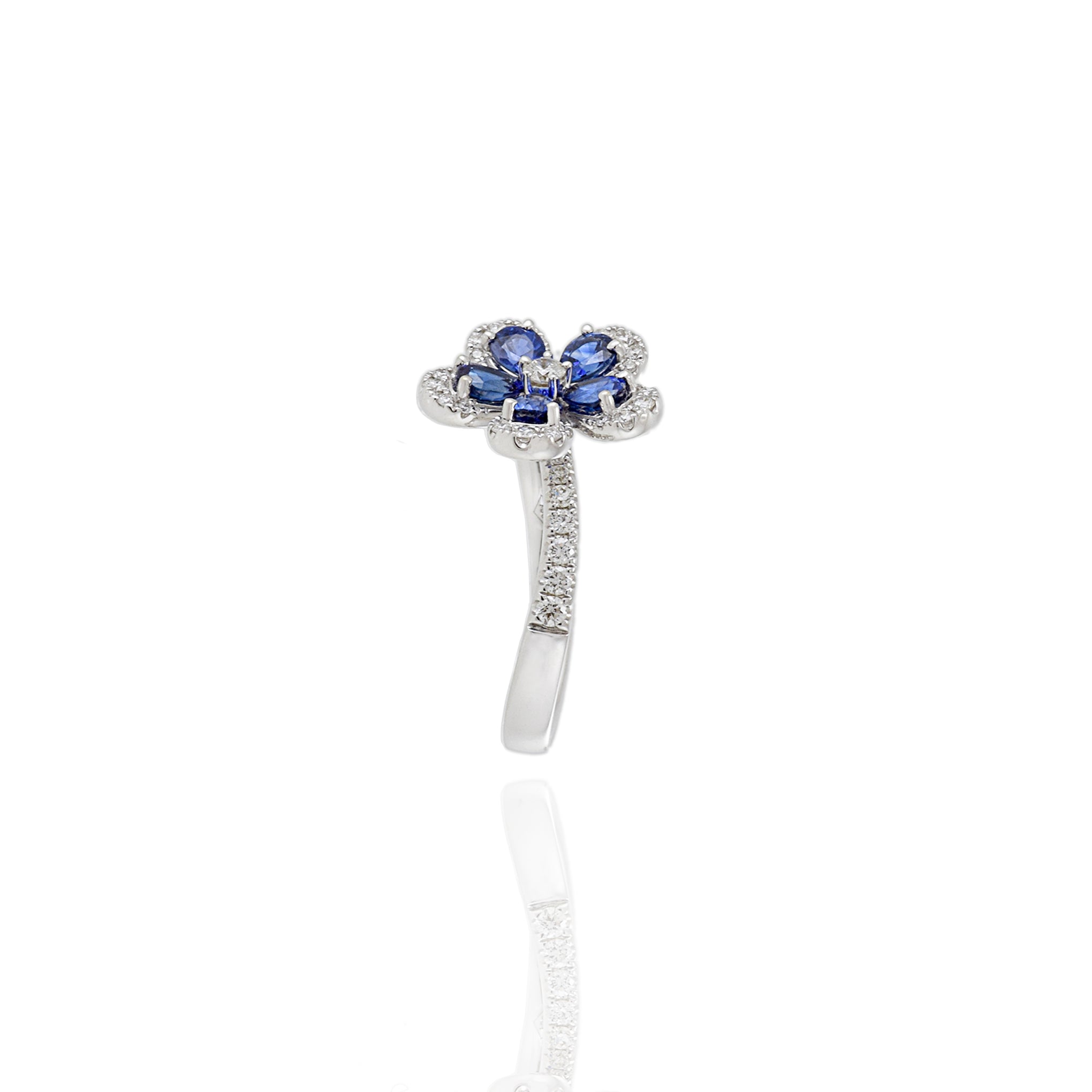 18KT White Gold Diamond And Sapphire Flower Ring