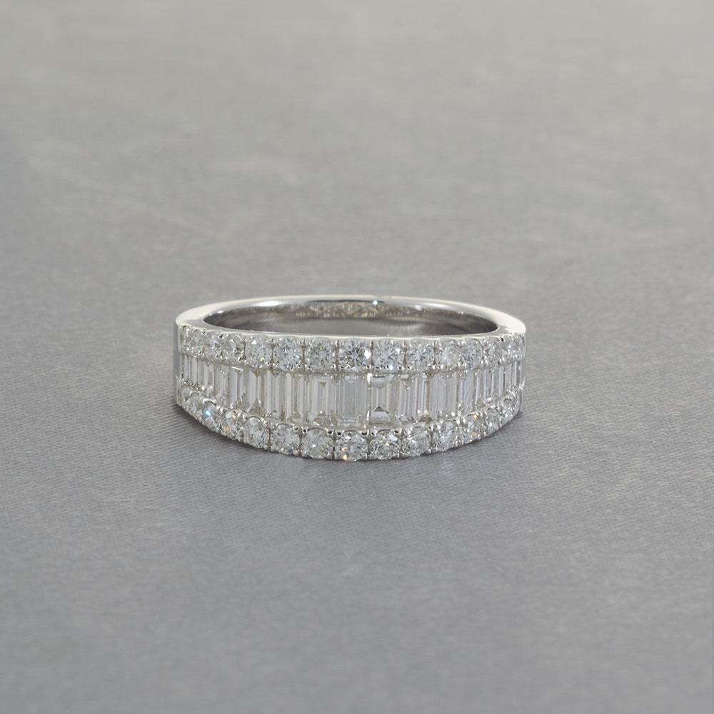 18KT White Gold Round & Baguette Diamond Band