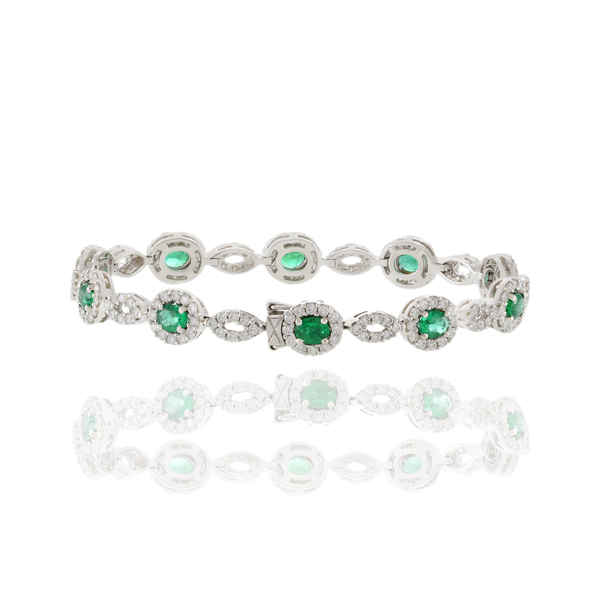 18kt White Gold Emerald Bracelet