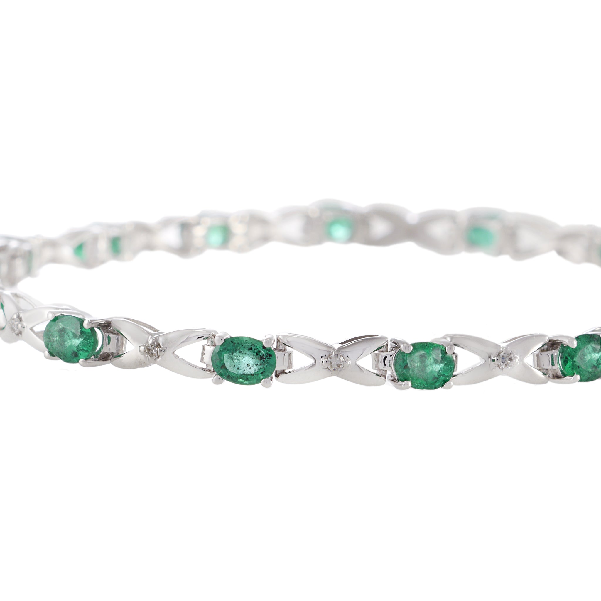 14KT White Gold Bracelet with Round Cut Diamonds and Oval Emeralds