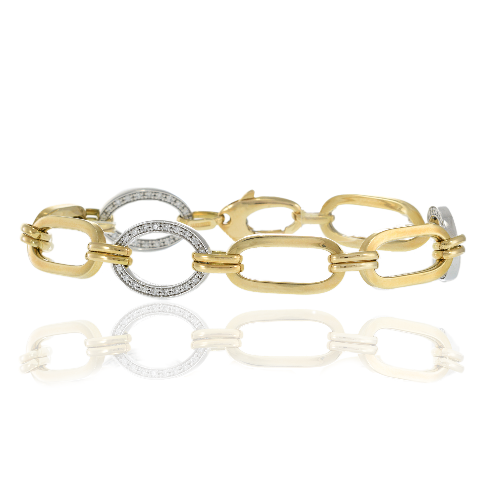 14KT Yellow Gold and Round Cut Diamonds Oval Links Bracelet