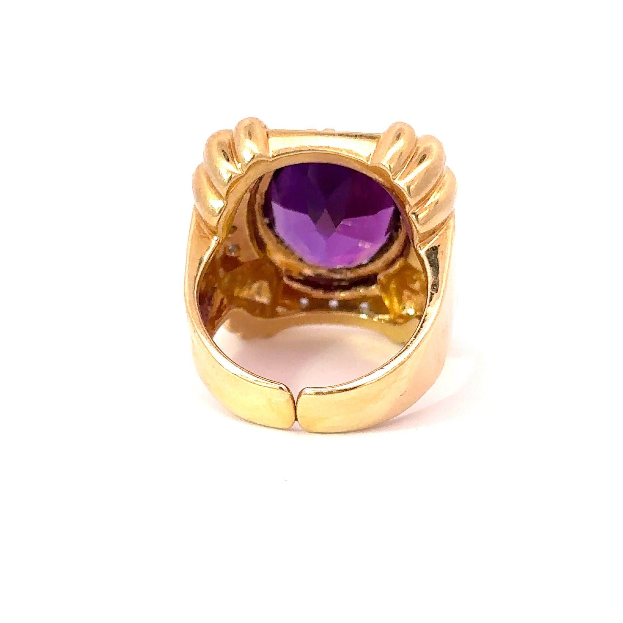 Vintage 1970s 18KT Yellow Gold Amethyst And Diamond Ring