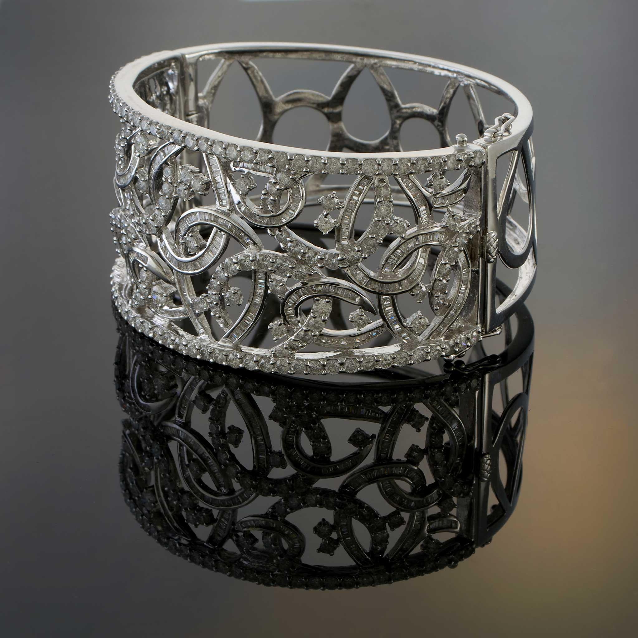 Estate Modern 18KT White Gold Diamond Cuff Bangle Bracelet