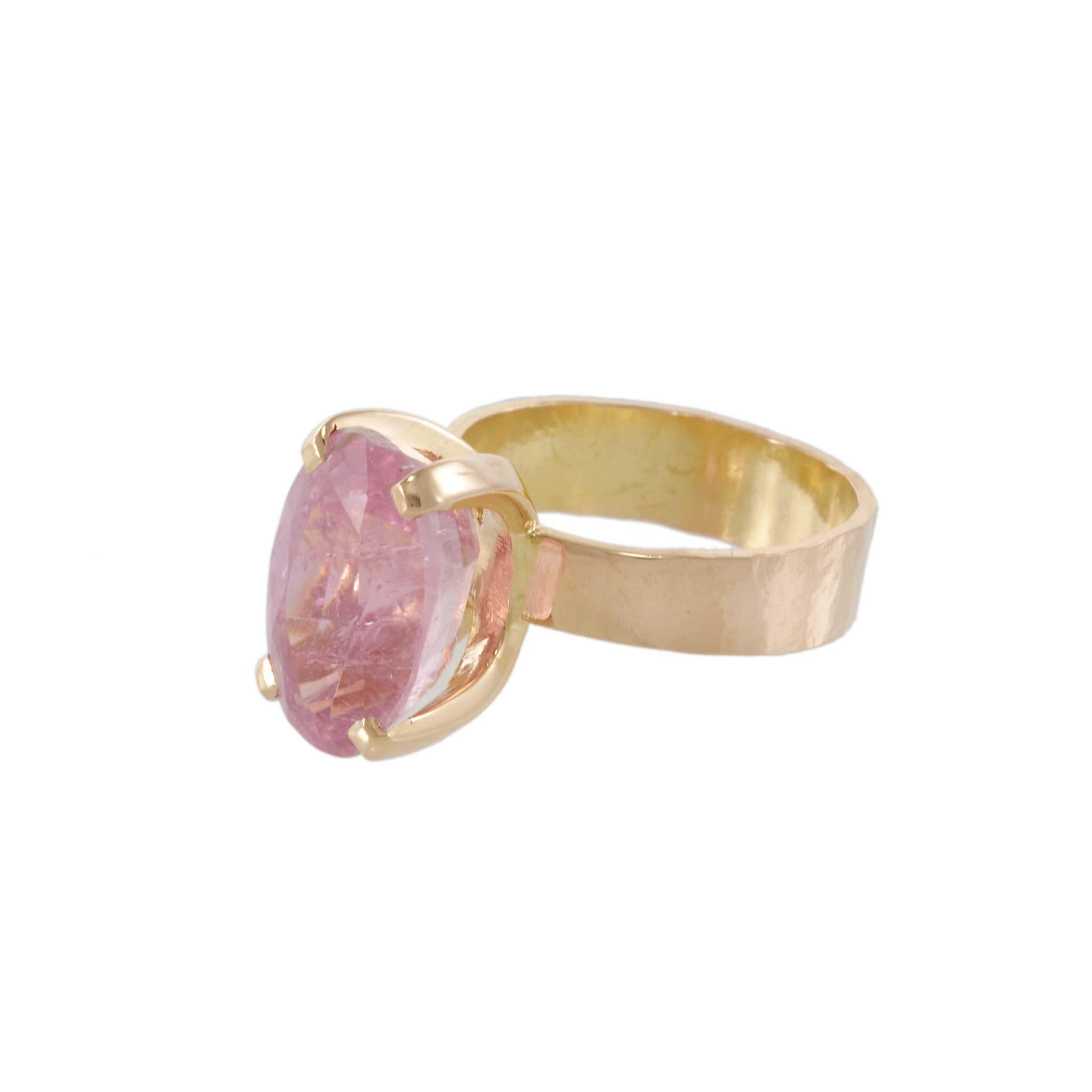 Vintage 18KT Yellow Gold Oval Pink Tourmaline Ring
