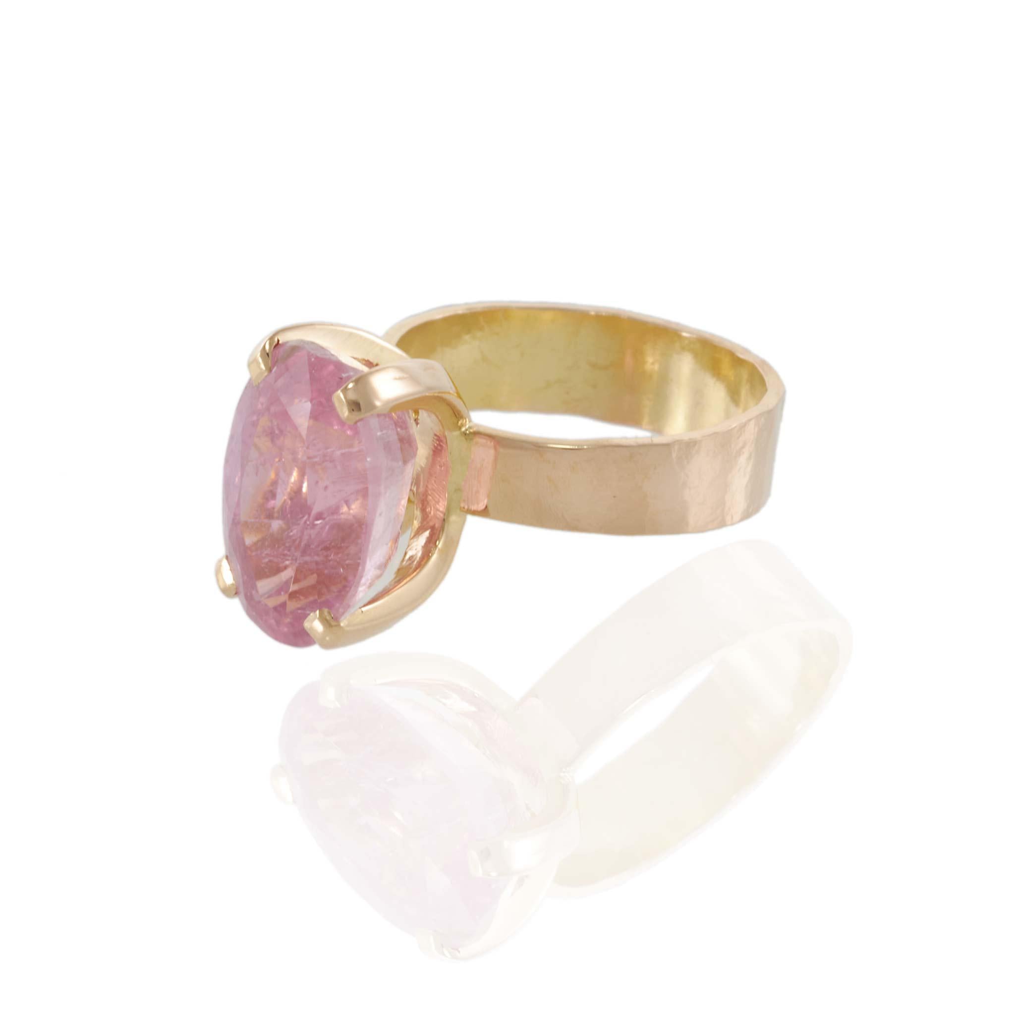 Vintage 18KT Yellow Gold Oval Pink Tourmaline Ring