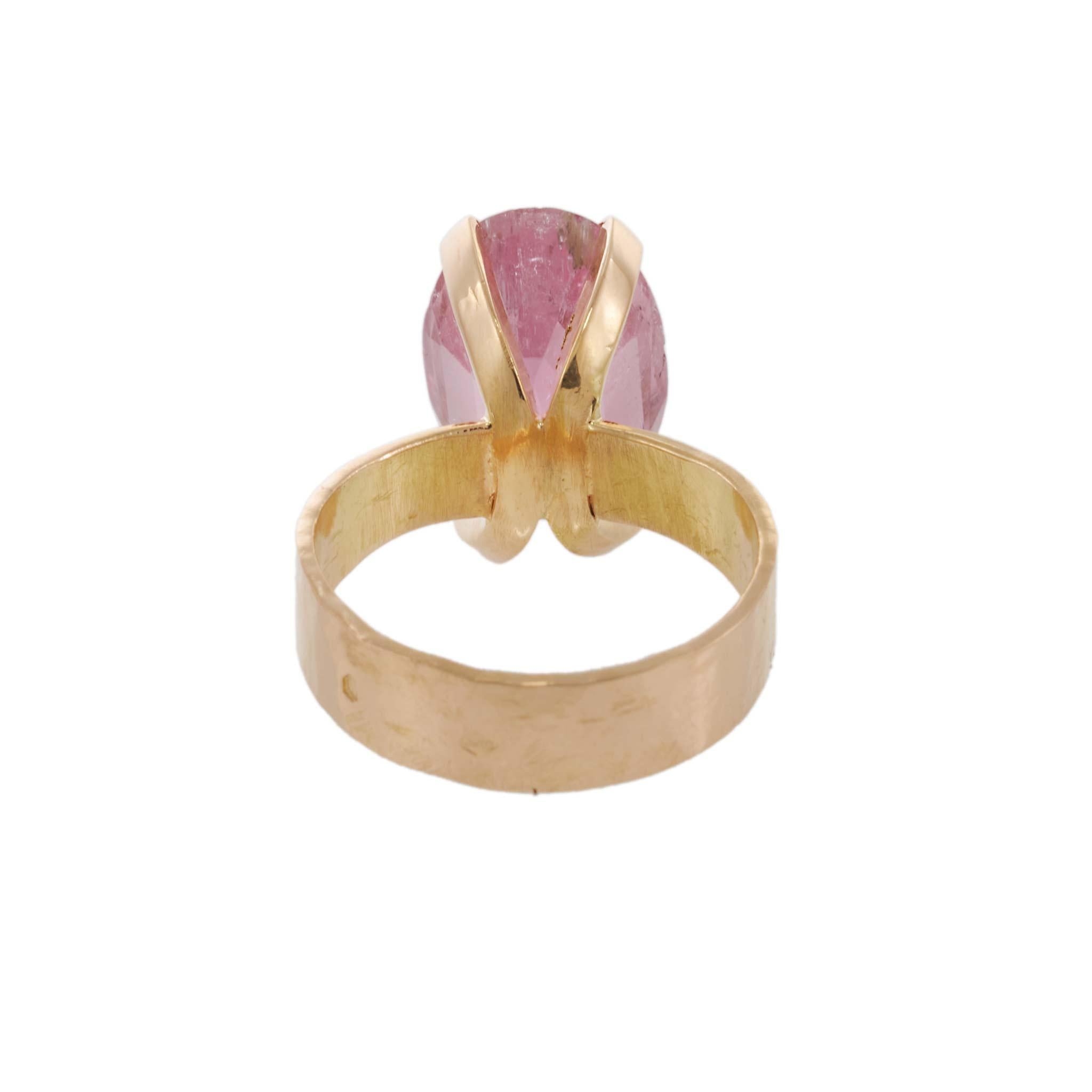 Vintage 18KT Yellow Gold Oval Pink Tourmaline Ring