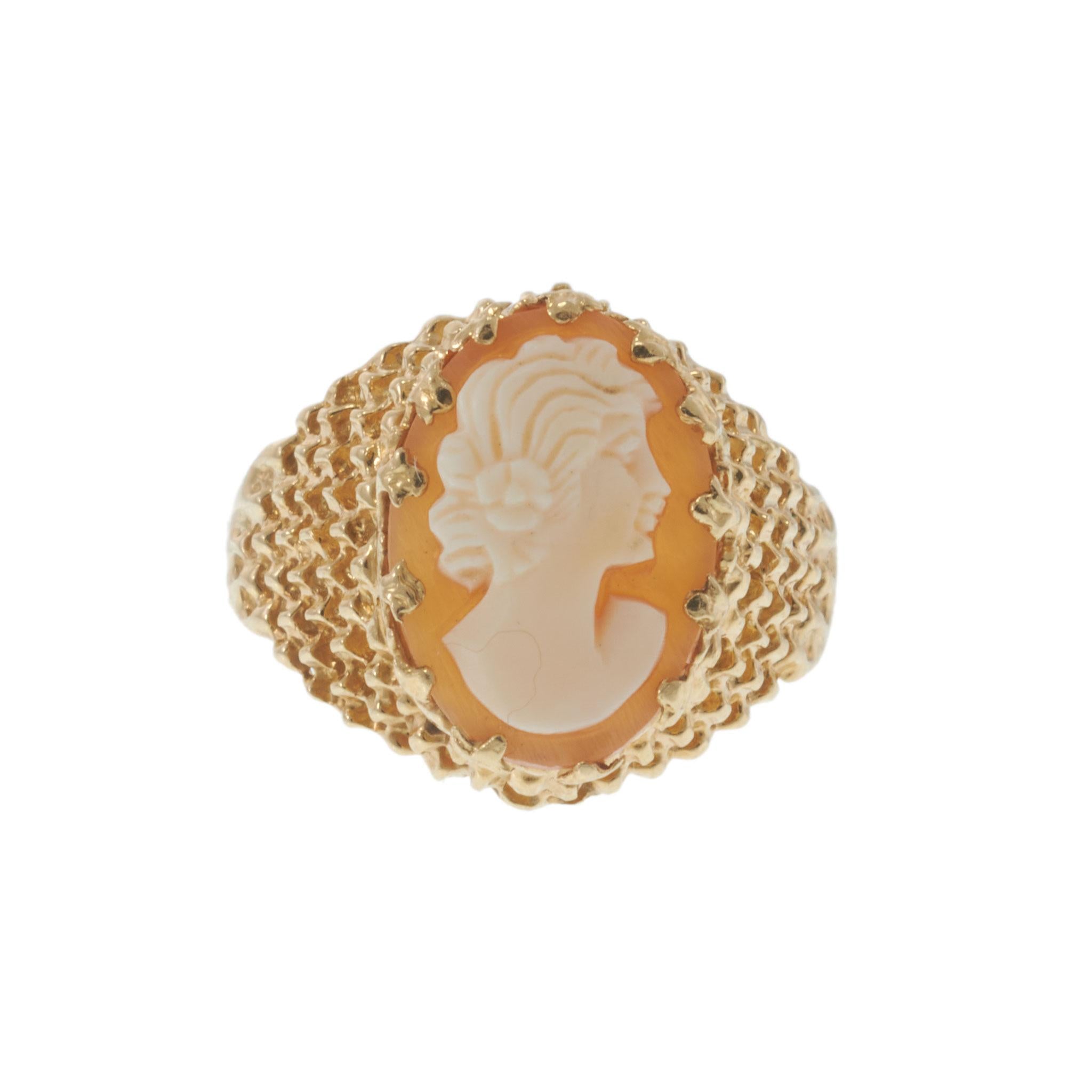 Retro Era Portrait Cameo Ring in 14KT Yellow Gold