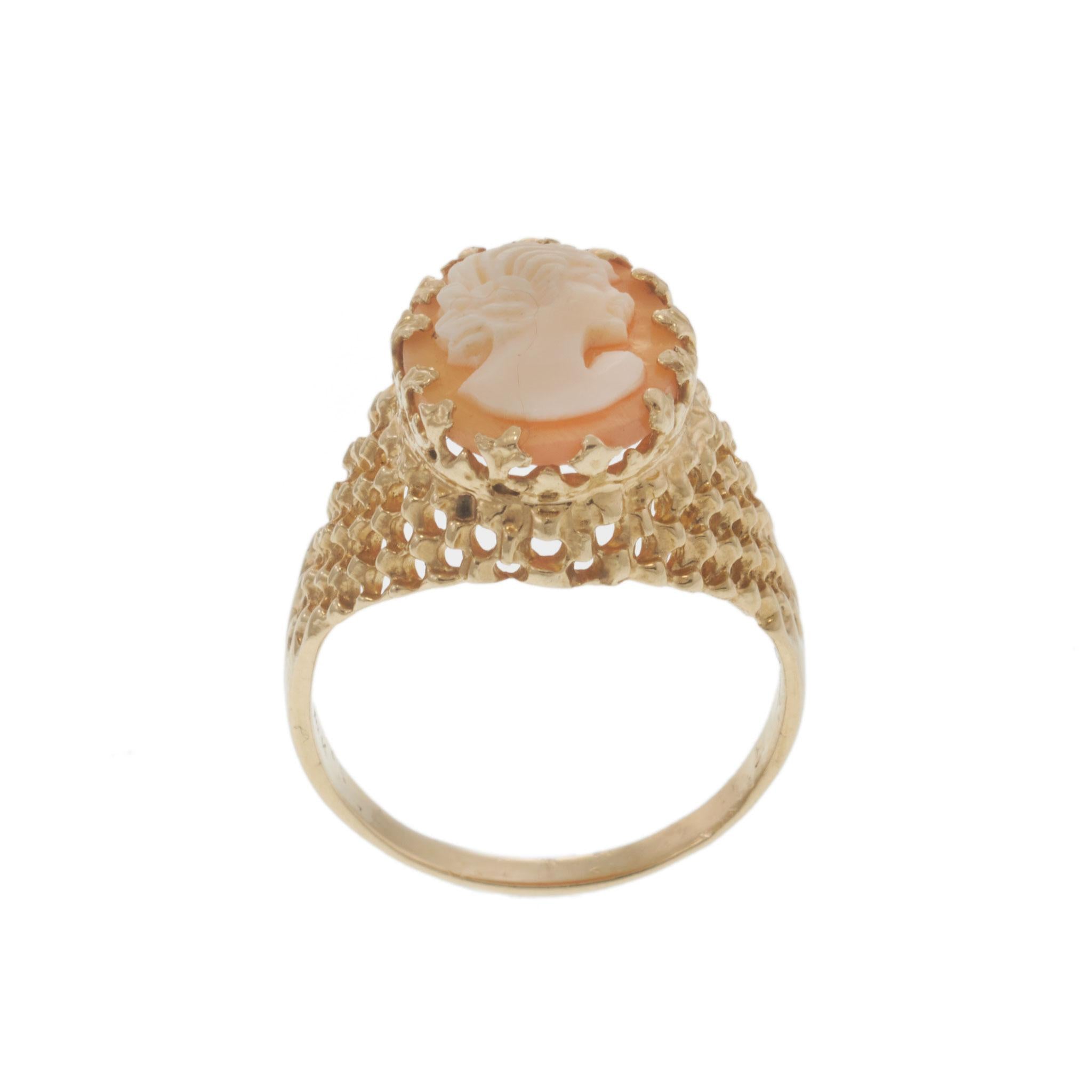 Retro Era Portrait Cameo Ring in 14KT Yellow Gold
