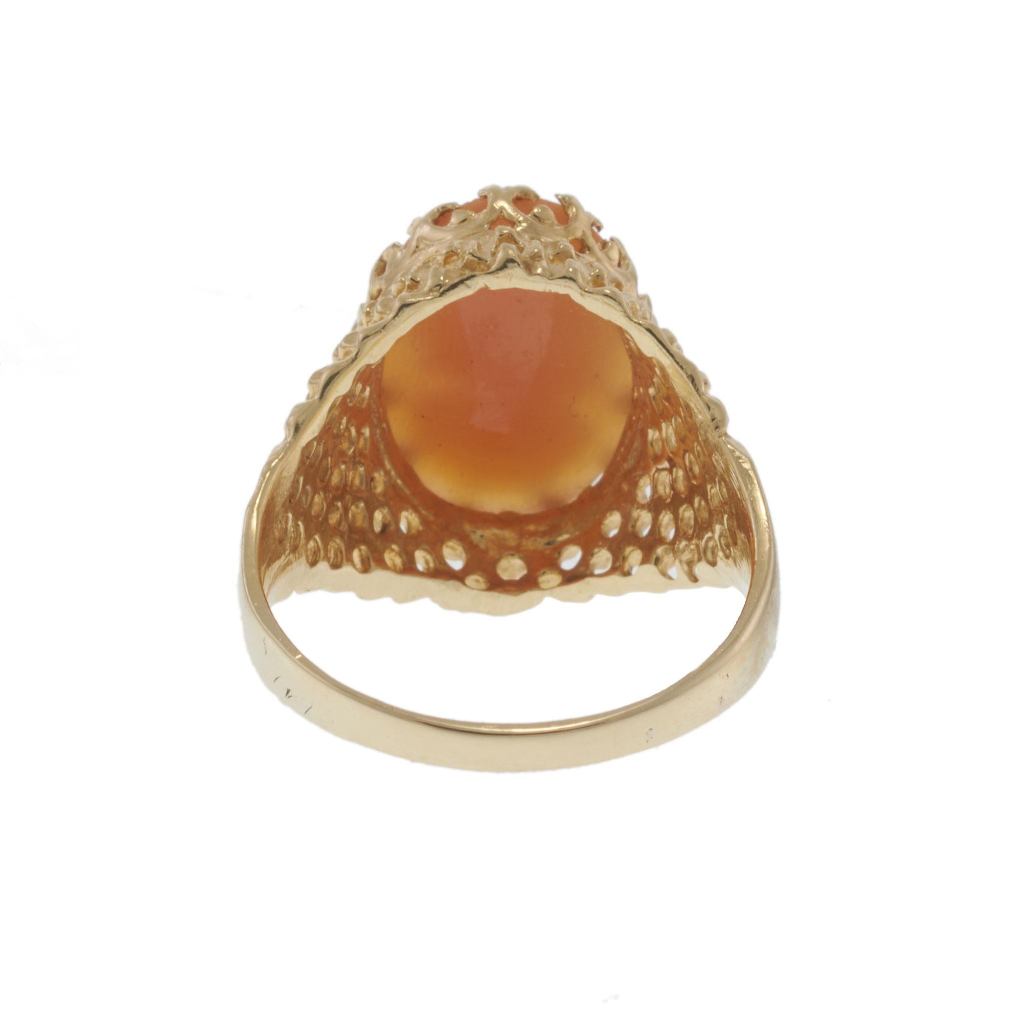 Retro Era Portrait Cameo Ring in 14KT Yellow Gold