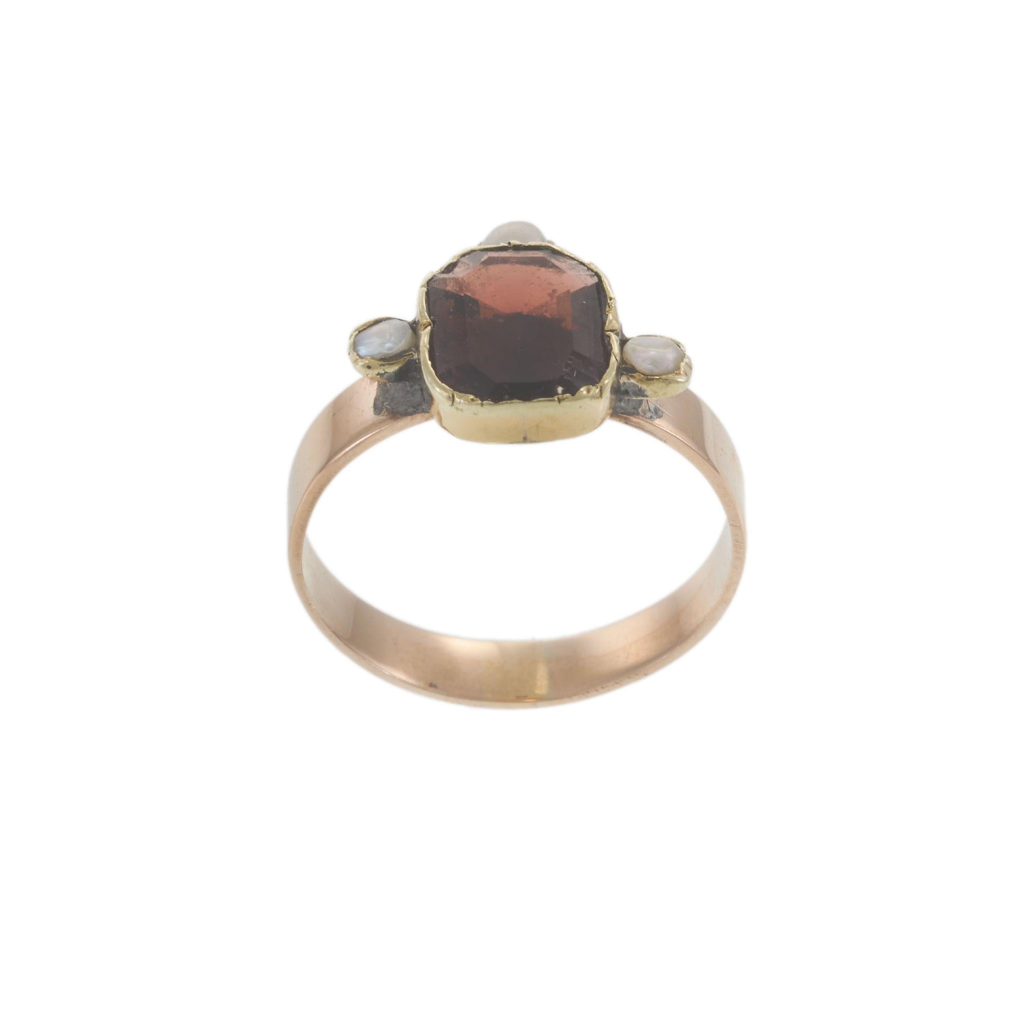 Antique Victorian 10KT Rose Gold Garnet and Seed Pearl Ring