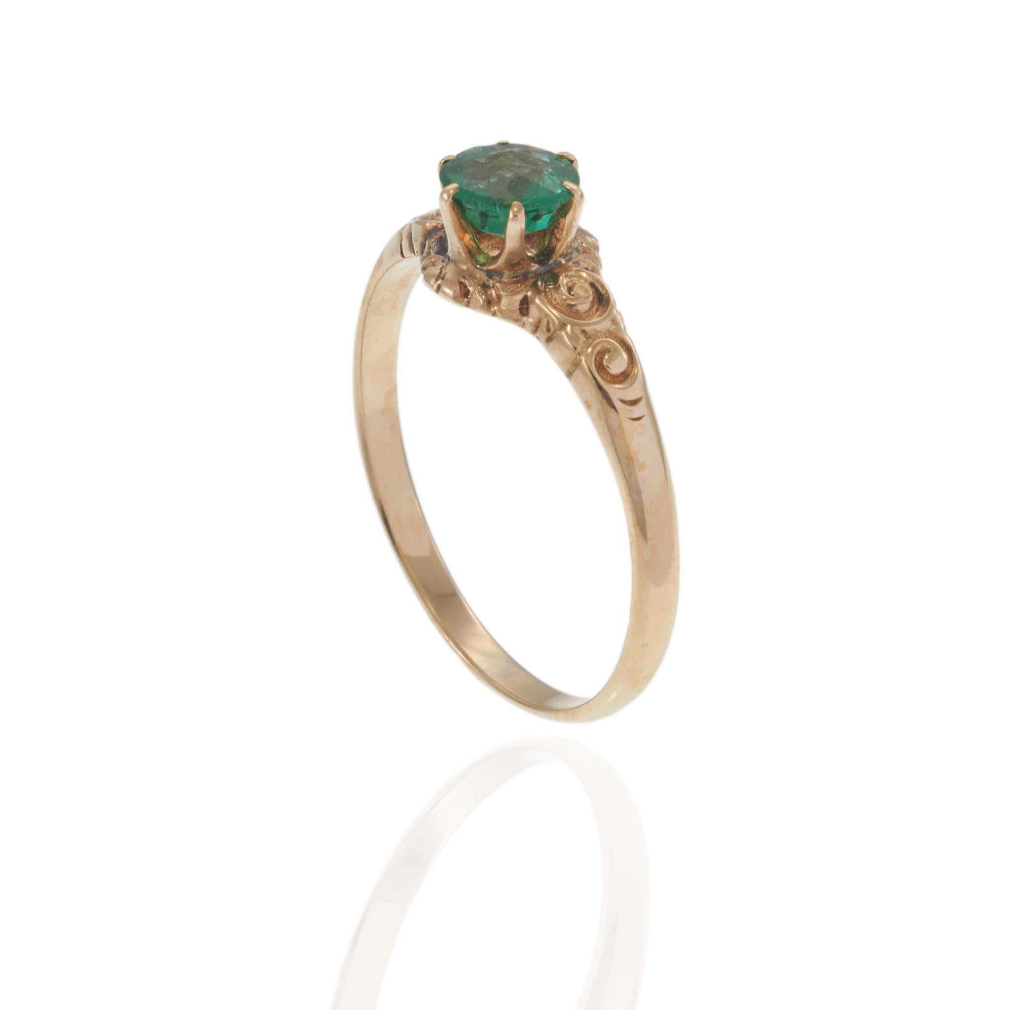 Antique Victorian Era 10KT Yellow Gold Emerald Filigree Ring