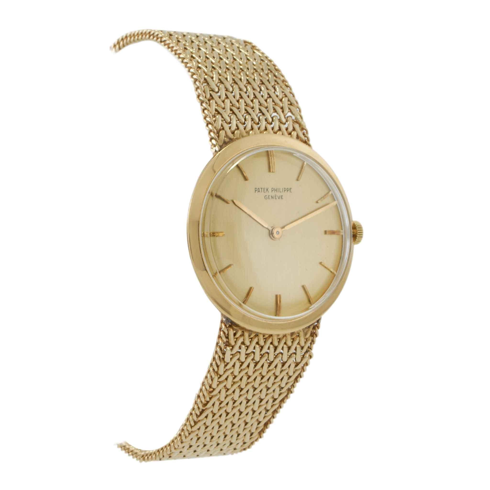 Vintage Circa 1959 Patek Philippe Calatrava 32.5MM 18KT Yellow Gold – Ref. 2589