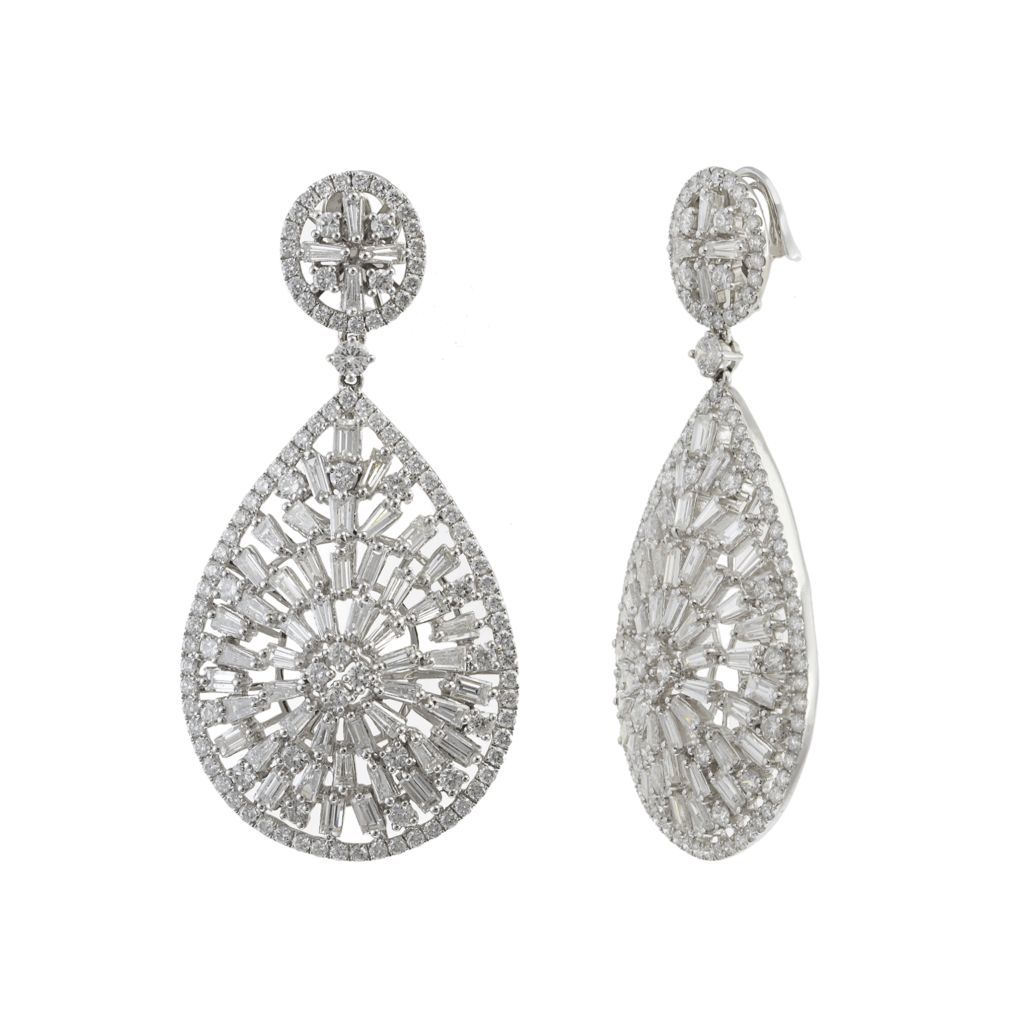 18KT White Gold Teardrop Diamond Earrings