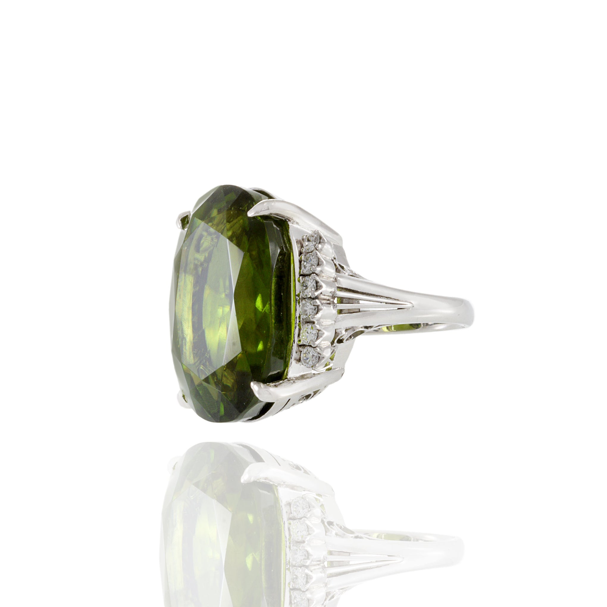 Estate Retro Era Platinum Peridot And Diamond Ring