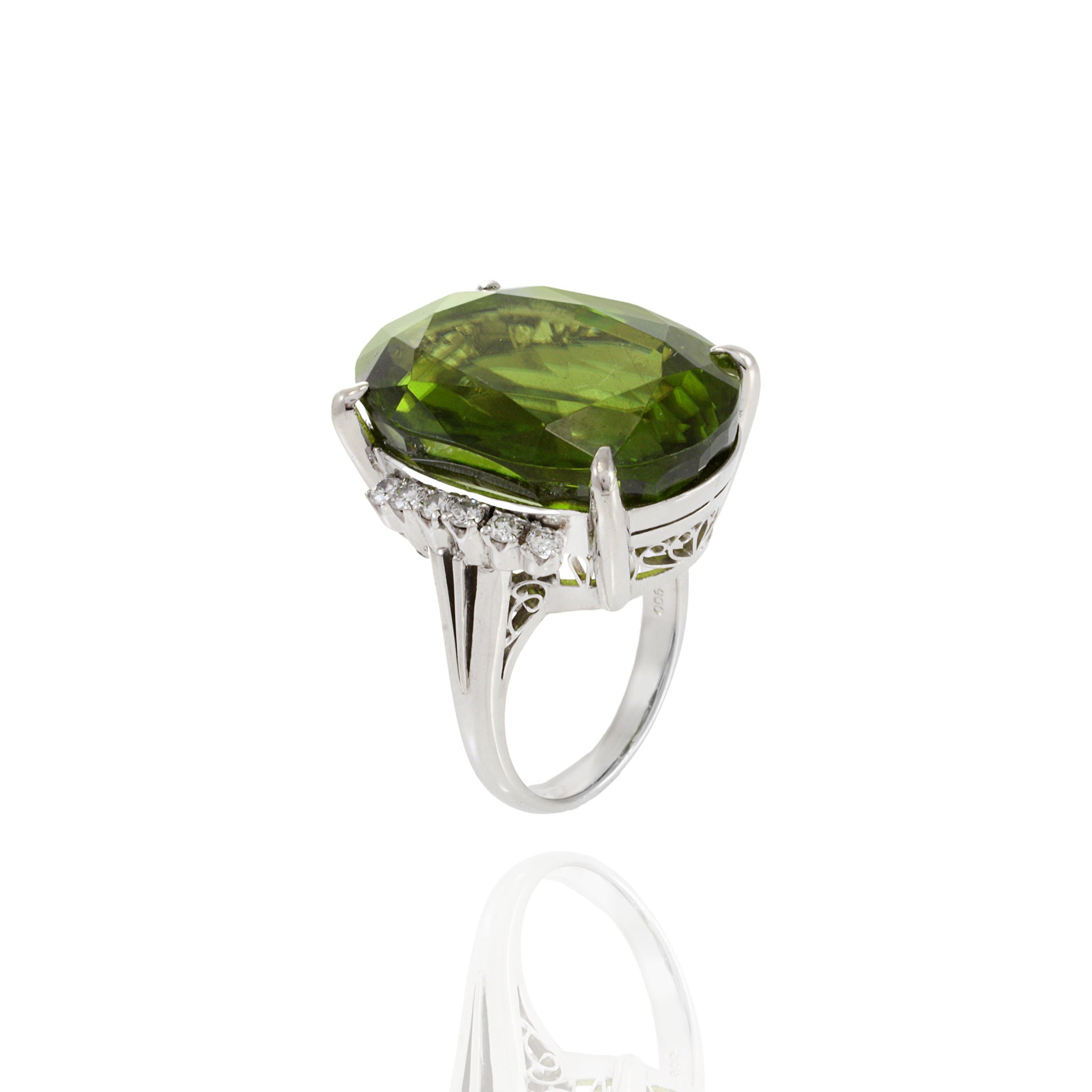 Estate Retro Era Platinum Peridot And Diamond Ring