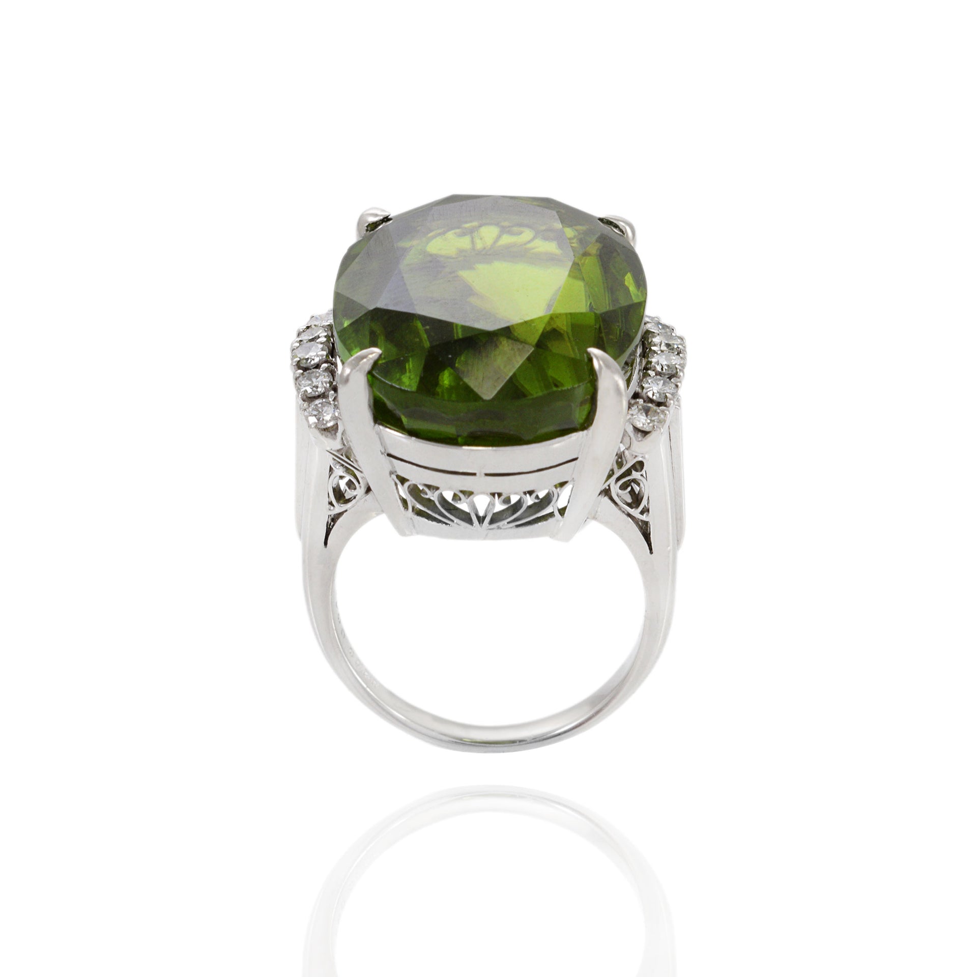 Estate Retro Era Platinum Peridot And Diamond Ring