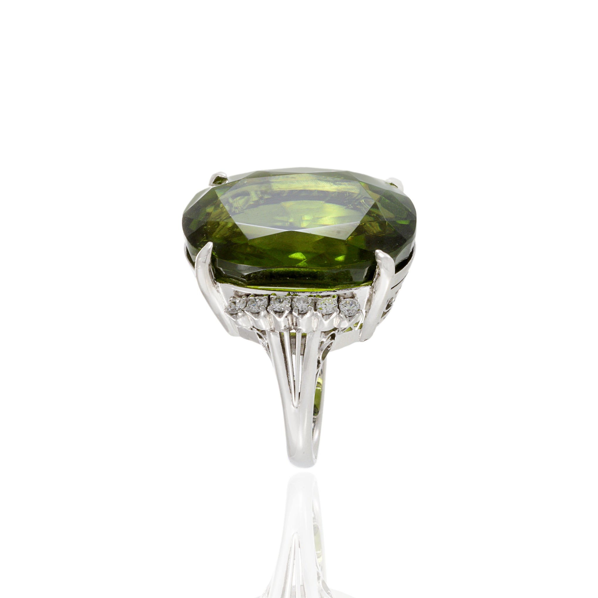 Estate Retro Era Platinum Peridot And Diamond Ring