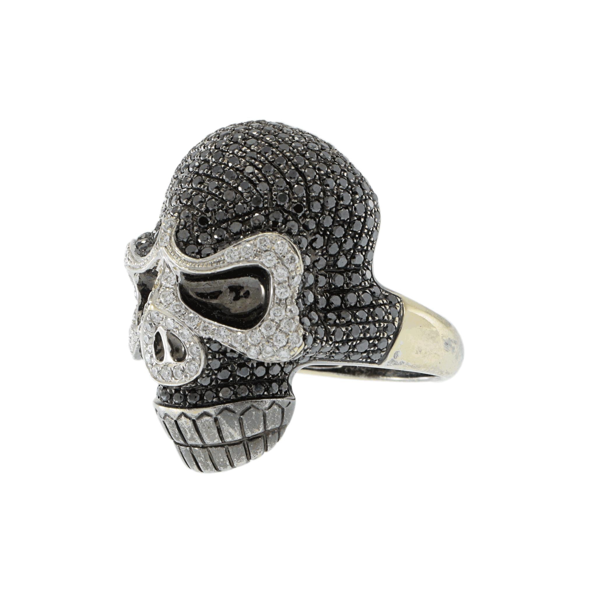 18KT Black and White Diamond Skull Ring