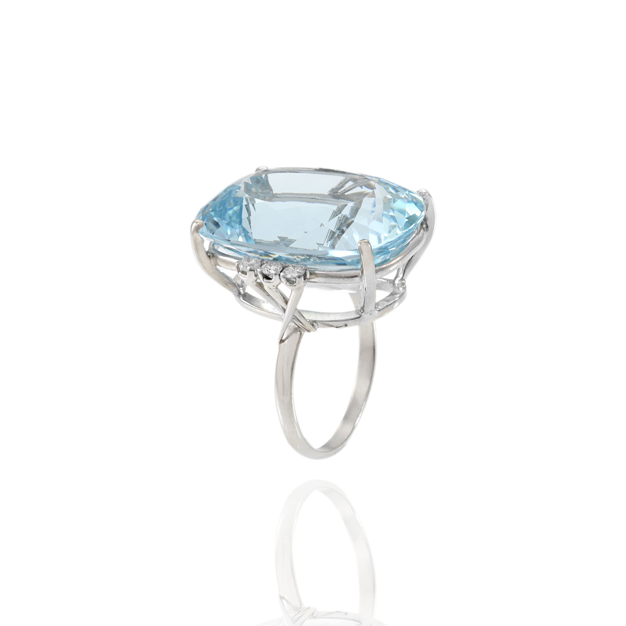 Estate Retro Era 18KT White Gold Natural Aquamarine And Diamond Ring