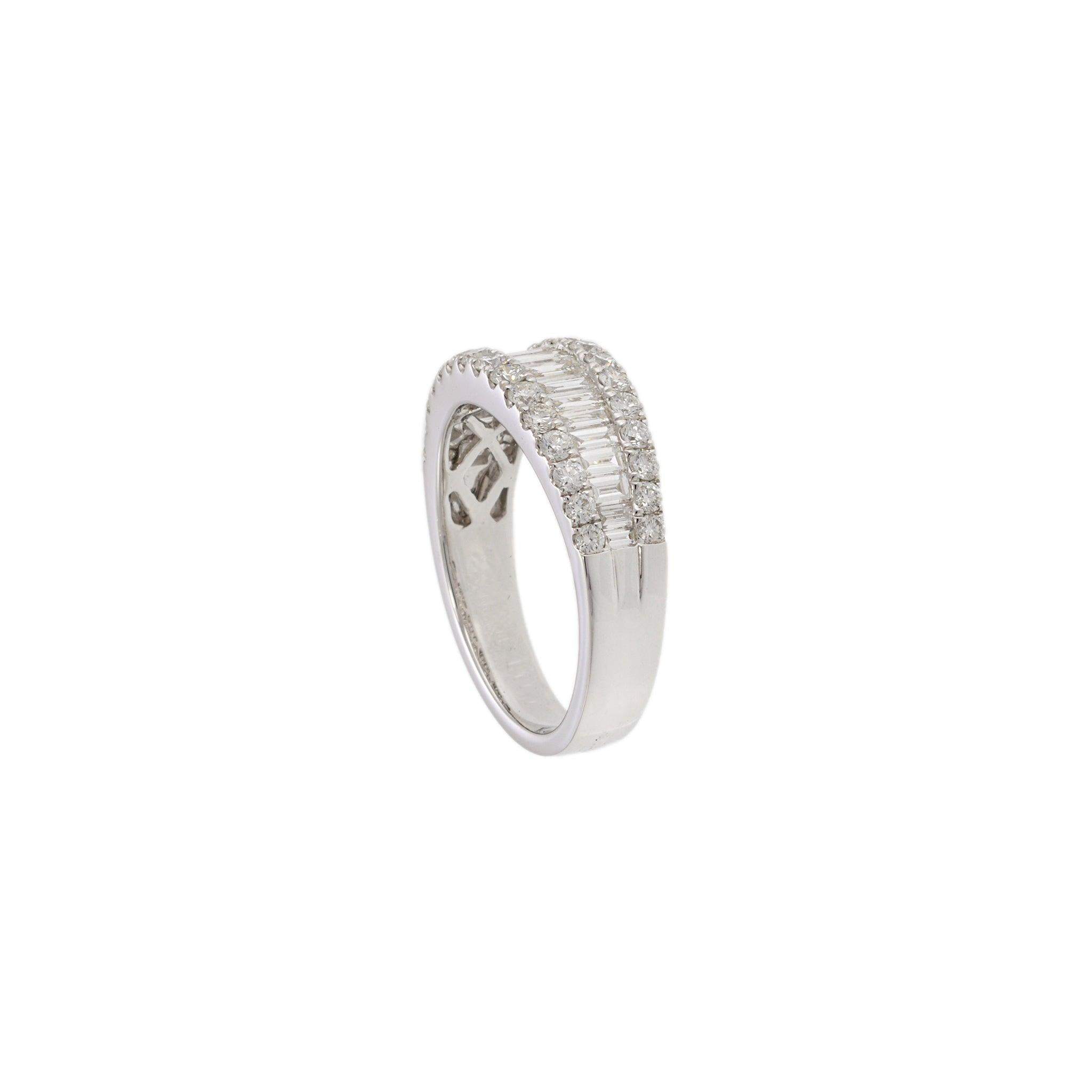 18KT White Gold Round & Baguette Diamond Band