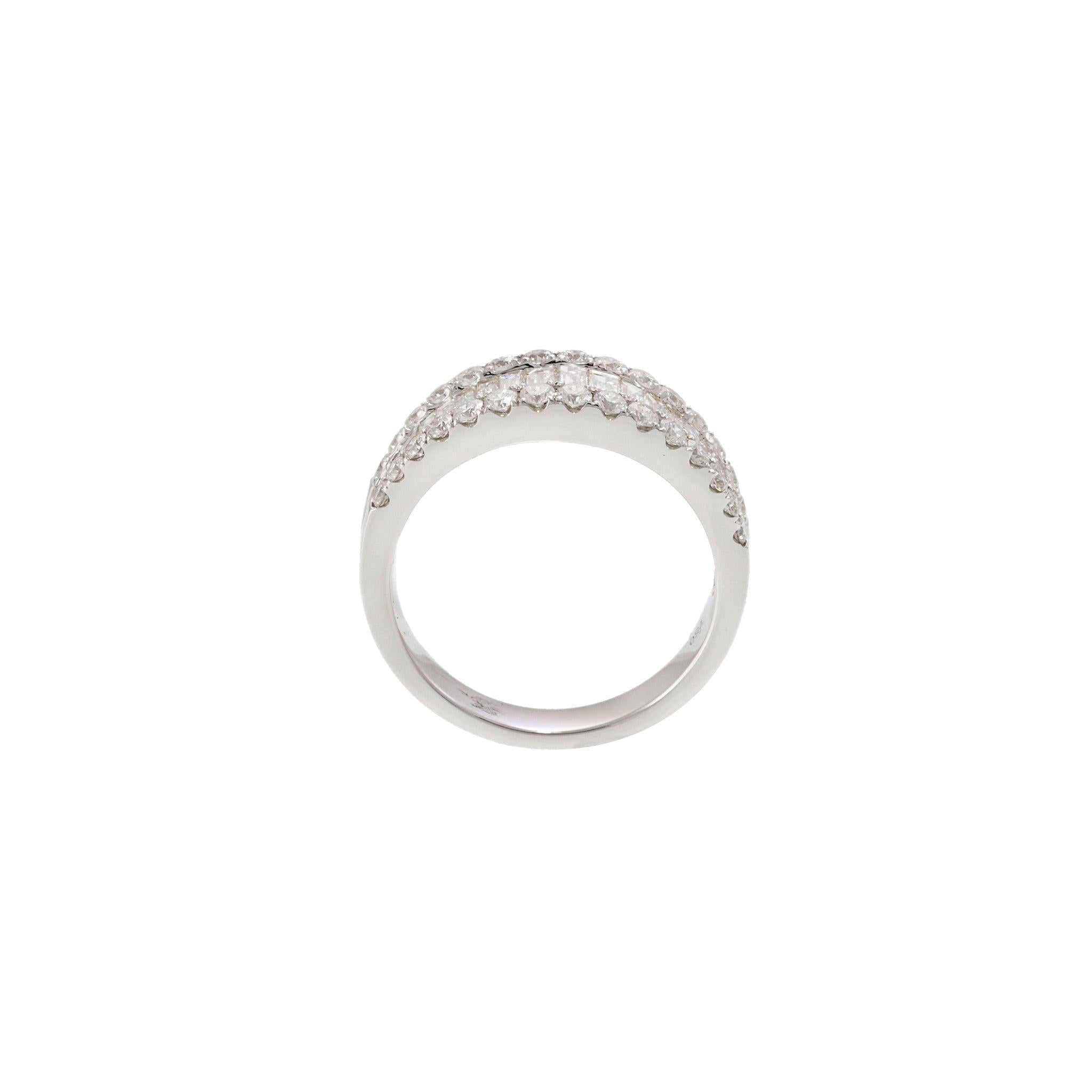 18KT White Gold Round & Baguette Diamond Band