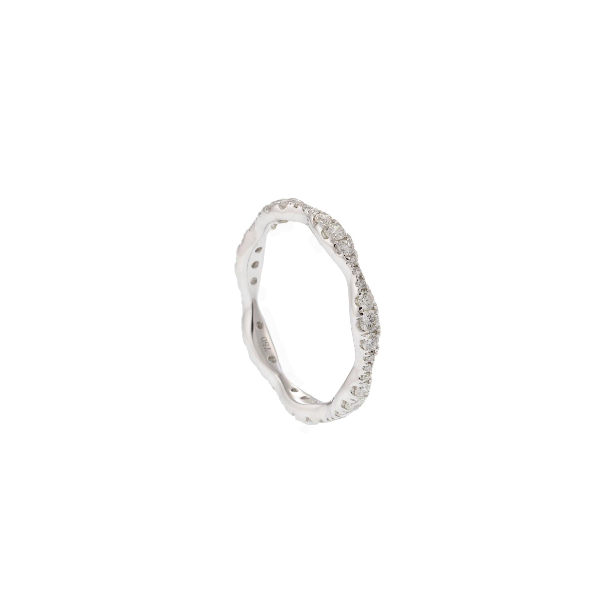 18KT White Gold Diamond Alternating Oval Band