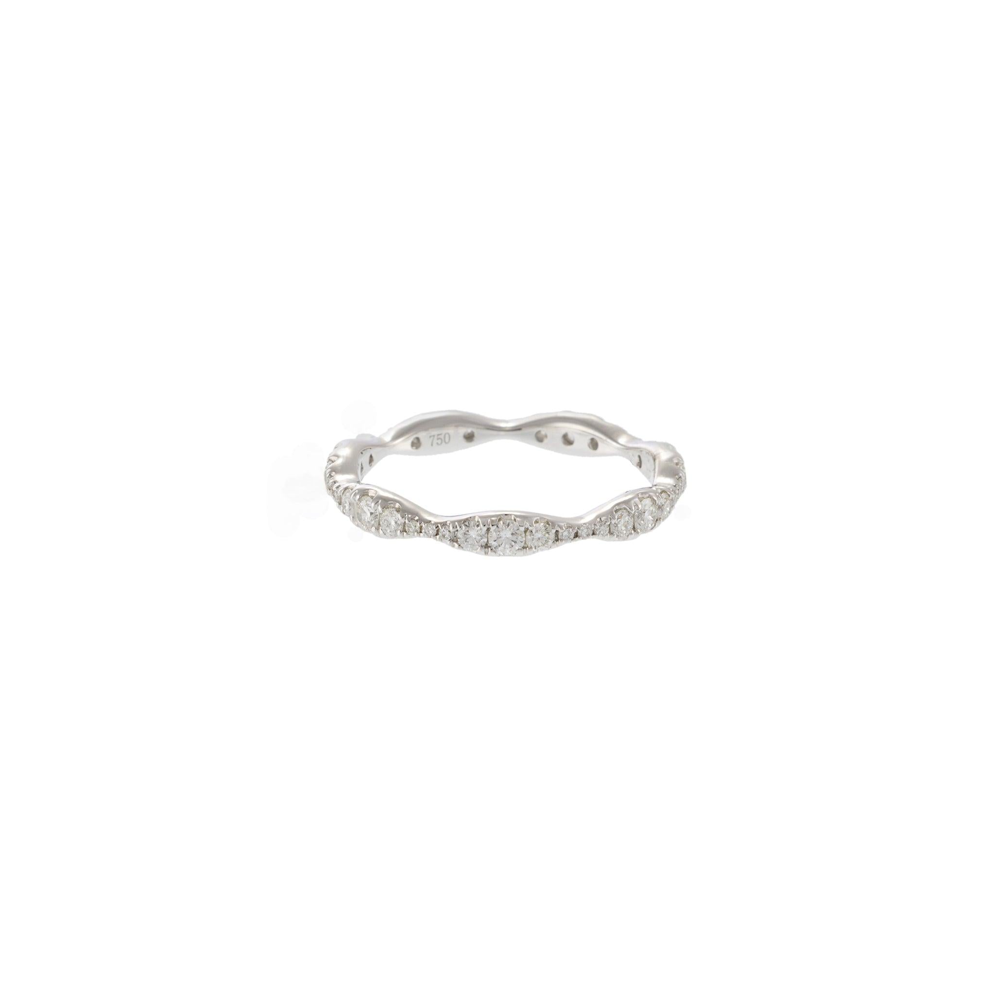 18KT White Gold Diamond Alternating Oval Band