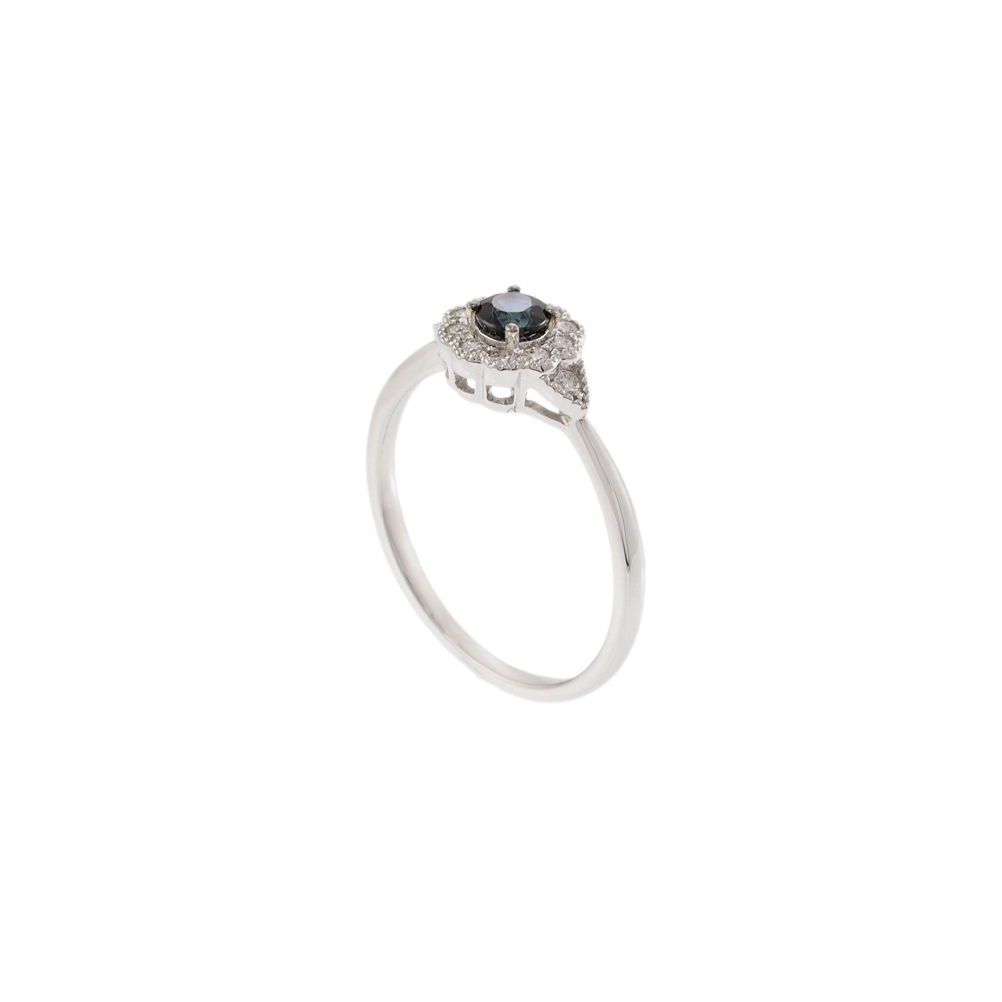 14KT White Gold Round Cut Diamond and Sapphire Flower Ring