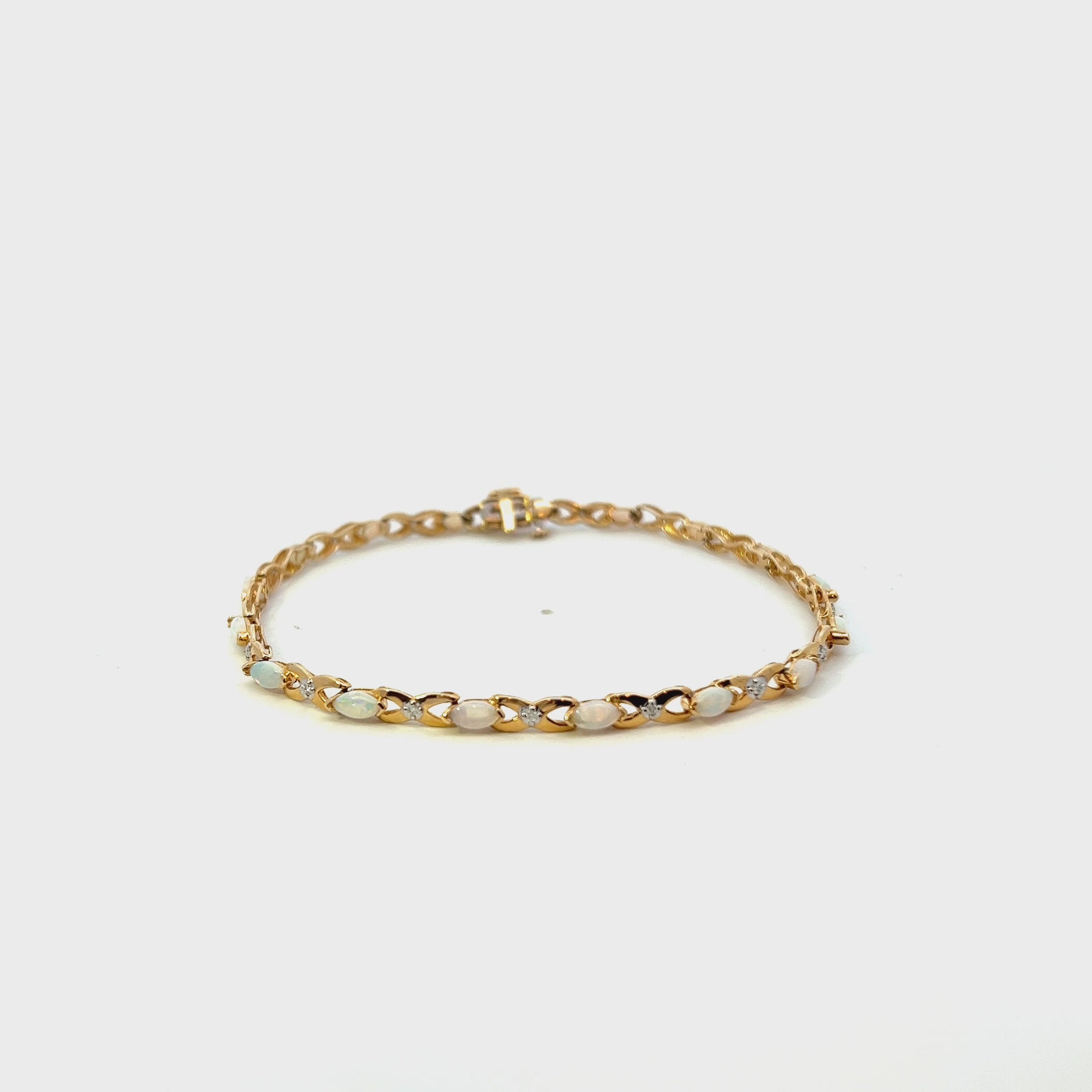 14KT Yellow Gold Round Cut Diamond And Opal Bracelet