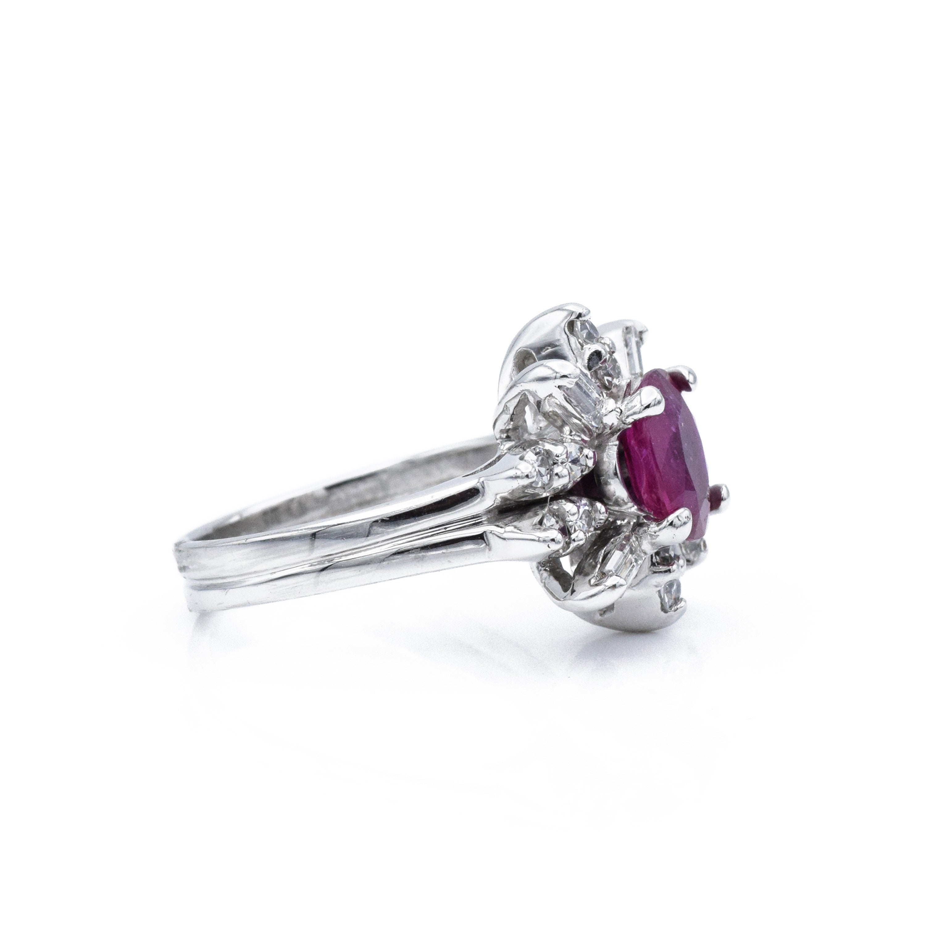 Vintage c.1950's 18kt Gold, Diamond & Oval Ruby Ring