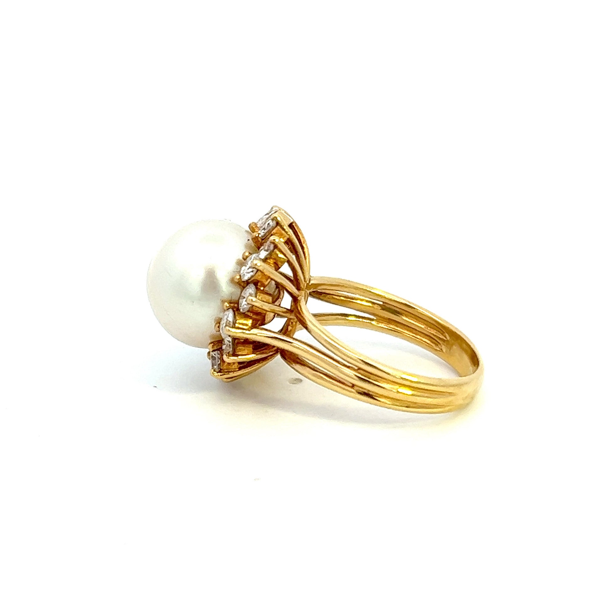 Estate 18KT Yellow Gold 1970s South Sea Pearl And Diamond Ring