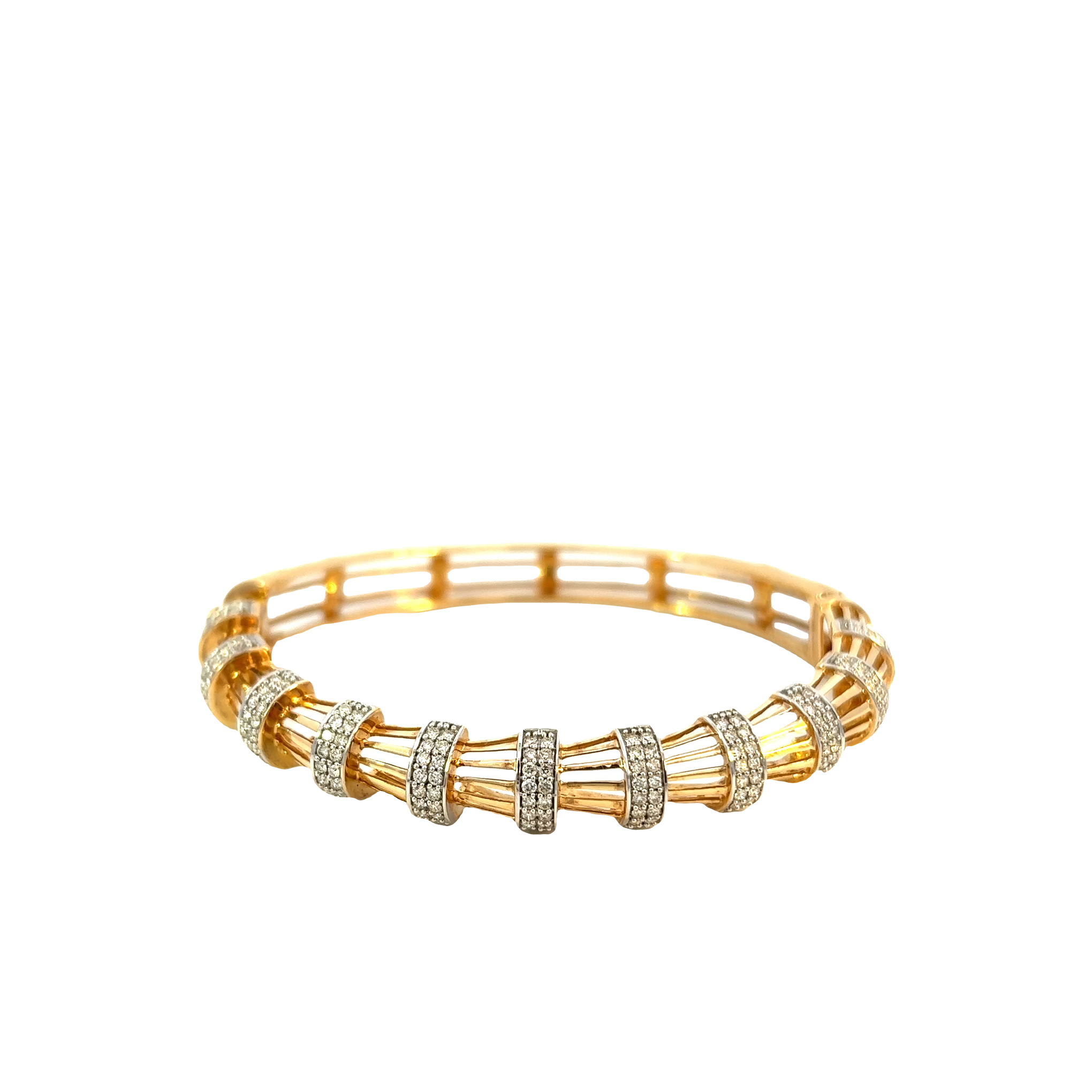 14KT YELLOW GOLD WITH ROUND CUT DIAMONDS FLUTED DESIGN BANGLE.