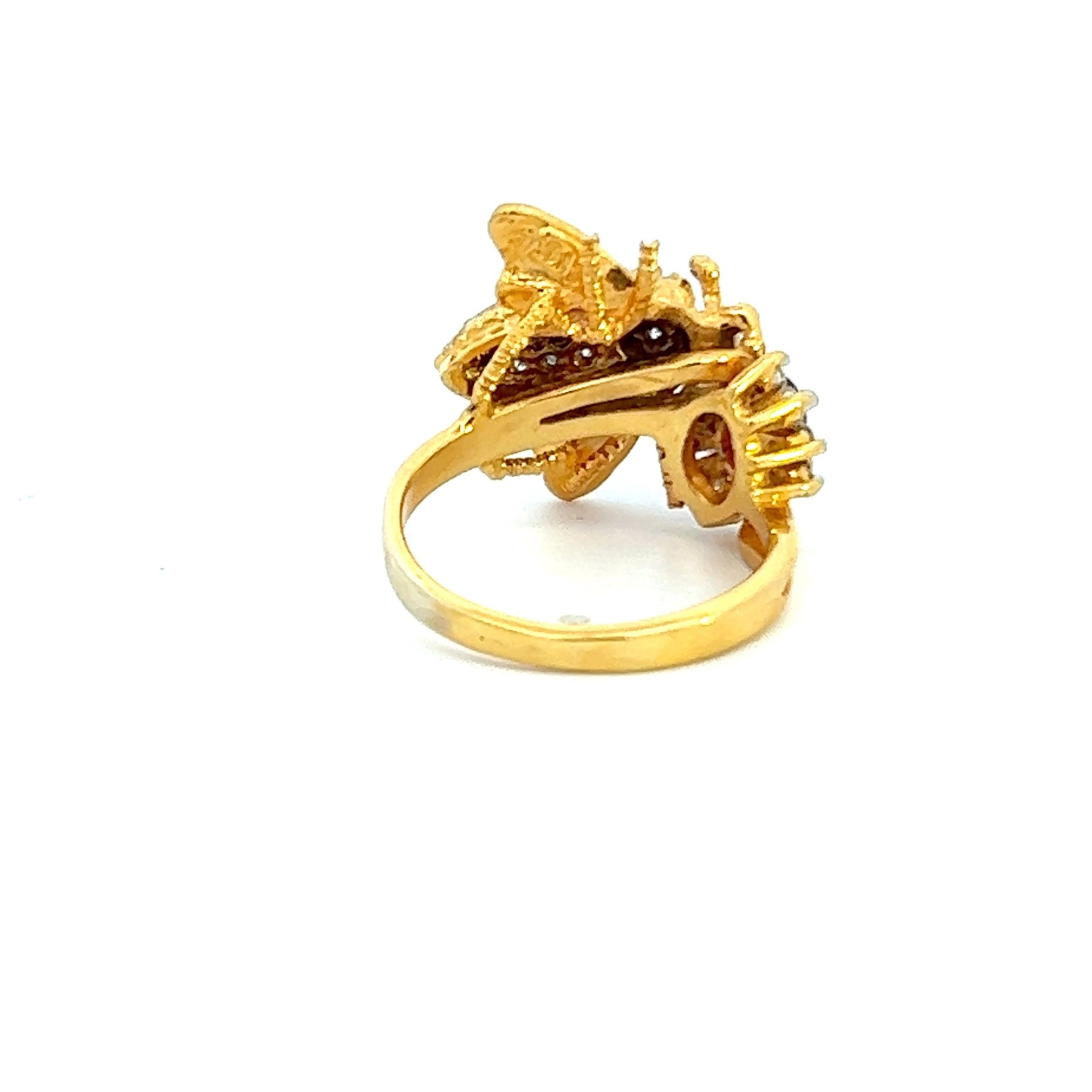 VINTAGE 18KT RUBY AND DIAMOND BEE RING